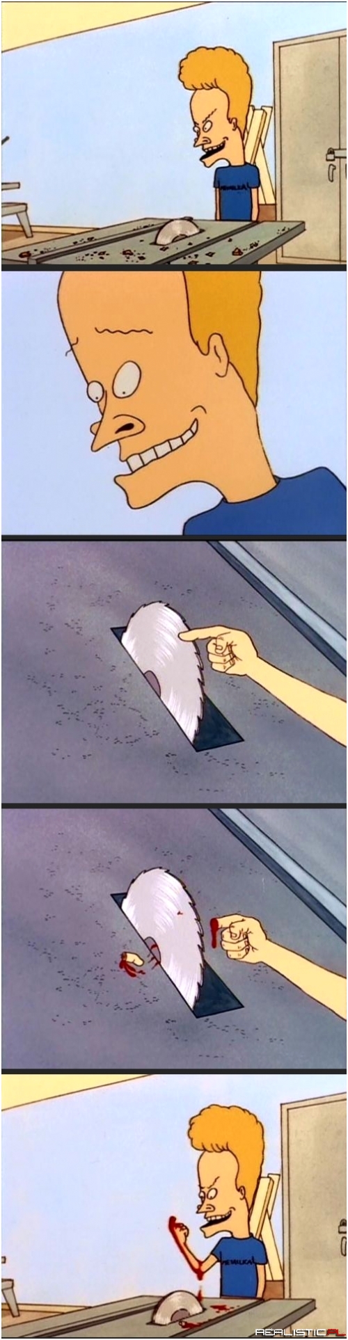 Beavis testuje piłę