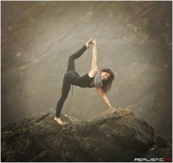 Gimnastyka na górskim zboczu