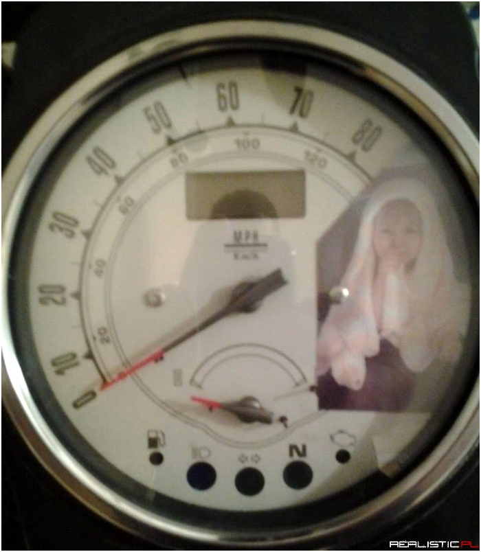 Ogranicznik prędkości na motorze - zdjęcie córki