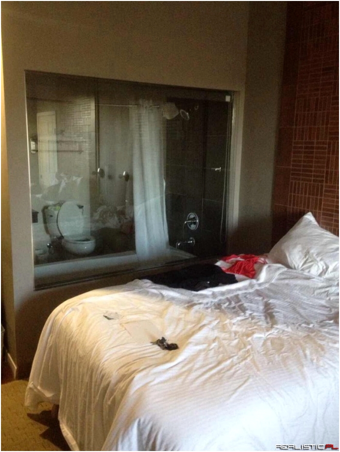 Bathroom screen