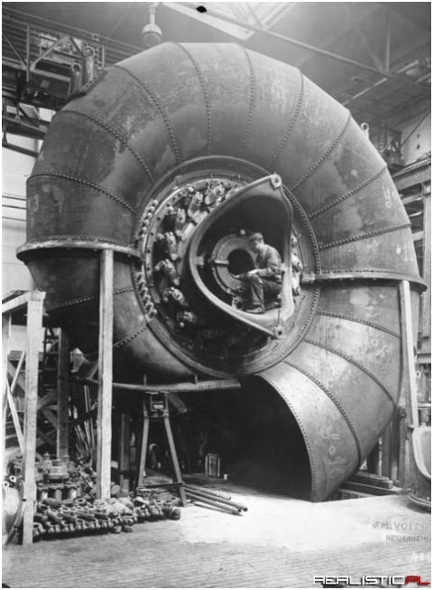 1930s spiral wind turbine from the German Federal Archive
