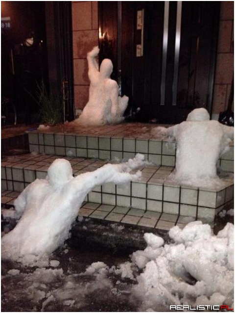 DO U WANNA BUILD A SNOWMAN