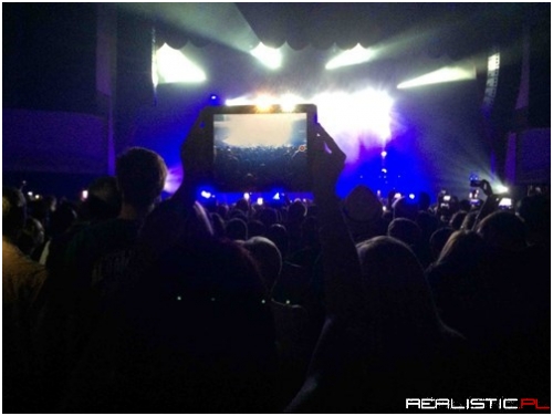 Don't Be This Person at a Concert