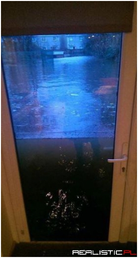 Wstaje rano do szkoły, no i wychodzę balkonem