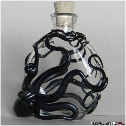 Botella lovecraftiana para guardar el ron o el whiskey