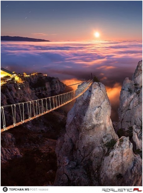 Góra Aj-Petry w nocy, Krym, Ukraina