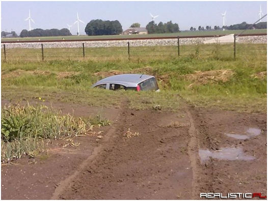 Rajd po polu autem Taty