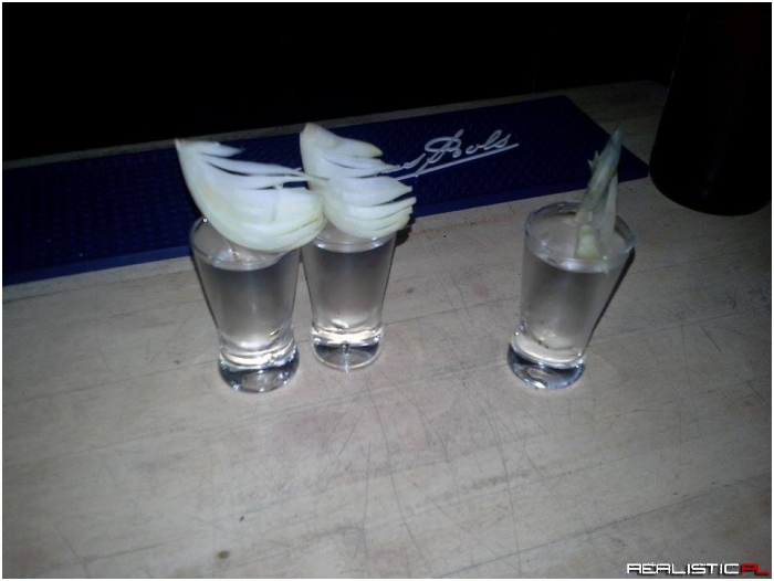 Shot nazywany łabędzimi piórami