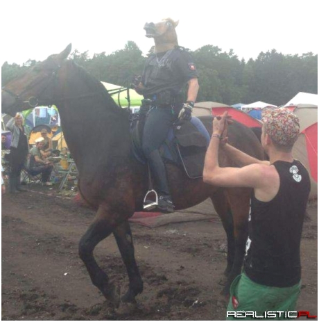 Skąd ludzie biorą te maski konia!