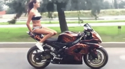 Typowa baba na motorze