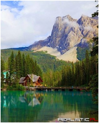 Emerald Lake in Yoho National Park, Canada