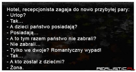 Hotel, recepcjonista zagaja...