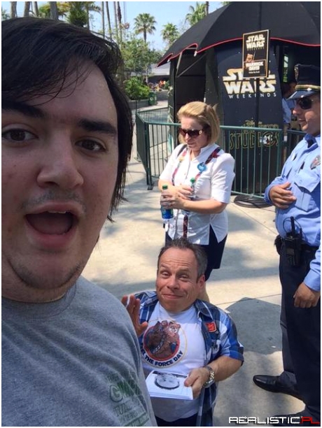 Tried to sneak a selfie with Warwick Davis but I think he noticed