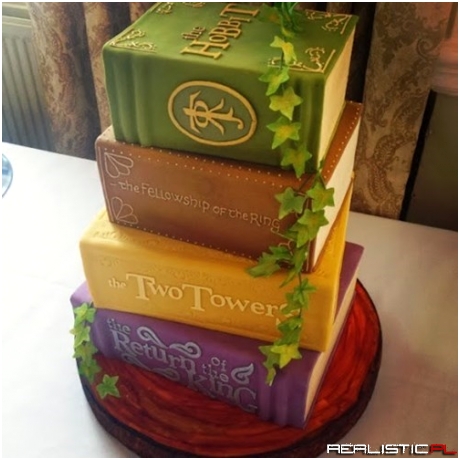 Tolkien Cakes Look Good Enough To Read