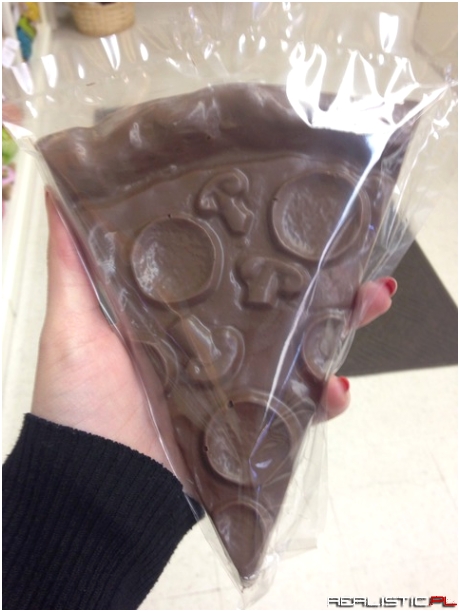 CHOCOLATE SHAPED LIKE PIZZA