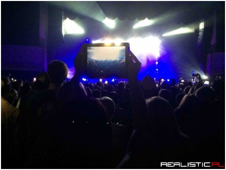 Don't Be This Person at a Concert