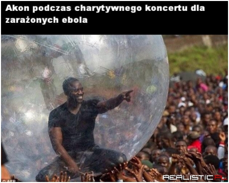 Akon podczas charytatywnego koncertu dla zarażonych ebola