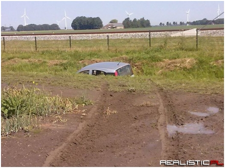 Rajd po polu autem Taty