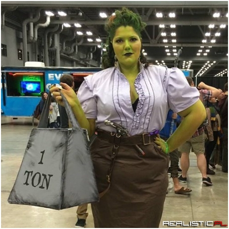 This She Hulk is 6'7