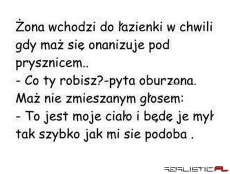 Żona wchodzi do łazienki